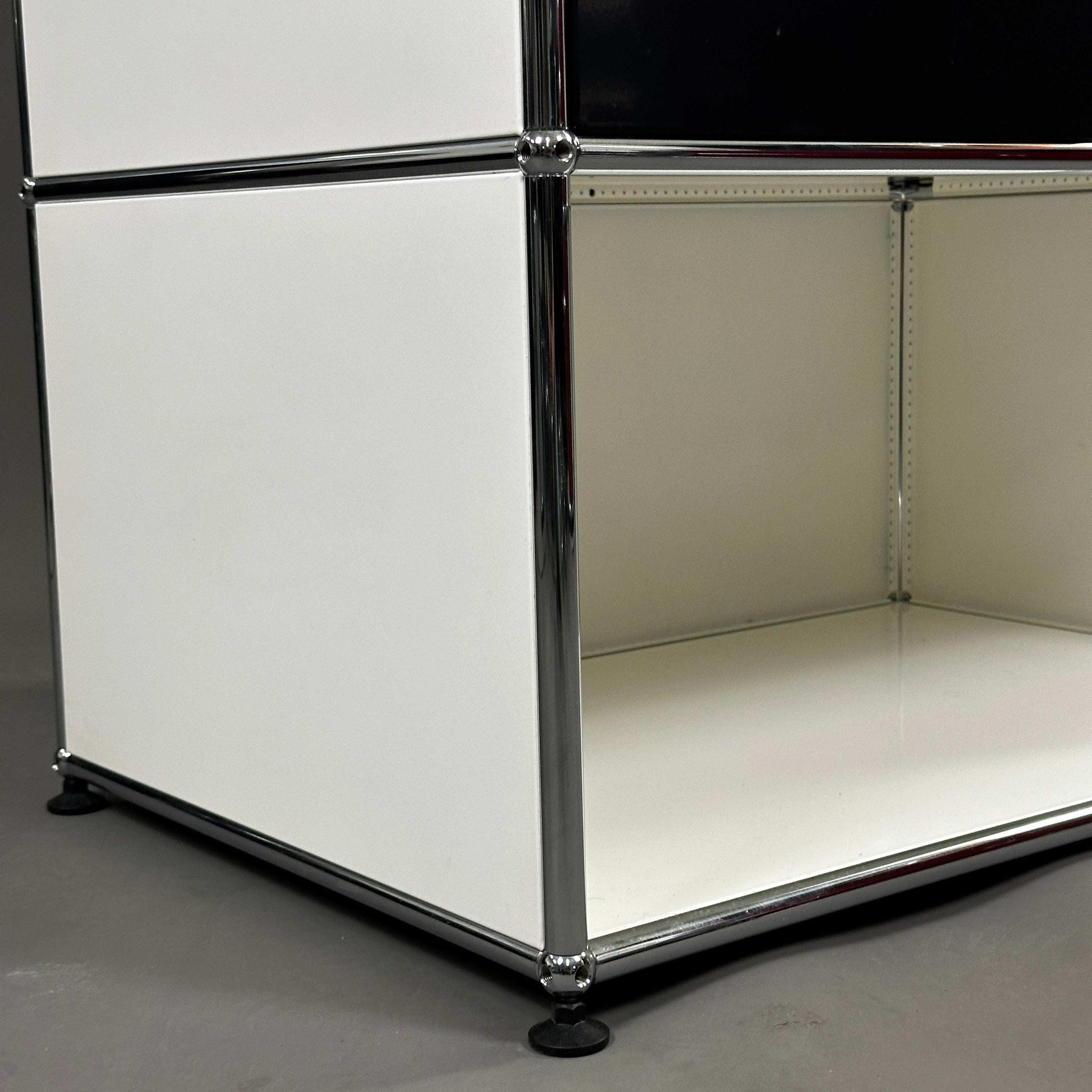 USM Haller Highboard 1x3 weiß schwarz 50 cm tief modernes Metallmöbel