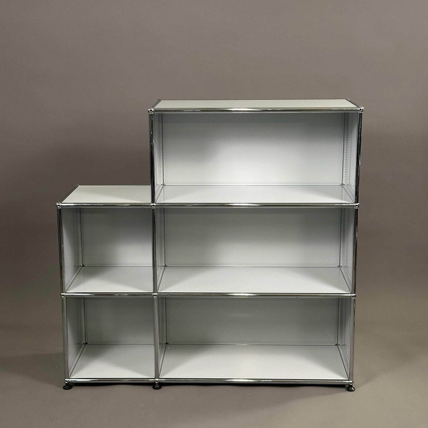 USM Haller Highboard 2x3 lichtgrau mit offenen Fächern und verchromtem Gestell