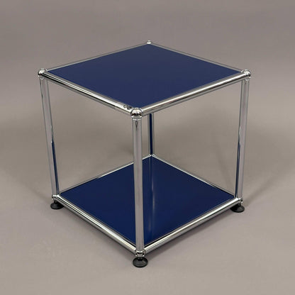 USM Haller Beistelltisch 35x35 cm in Blau mit Chromrahmen, modernes Design
