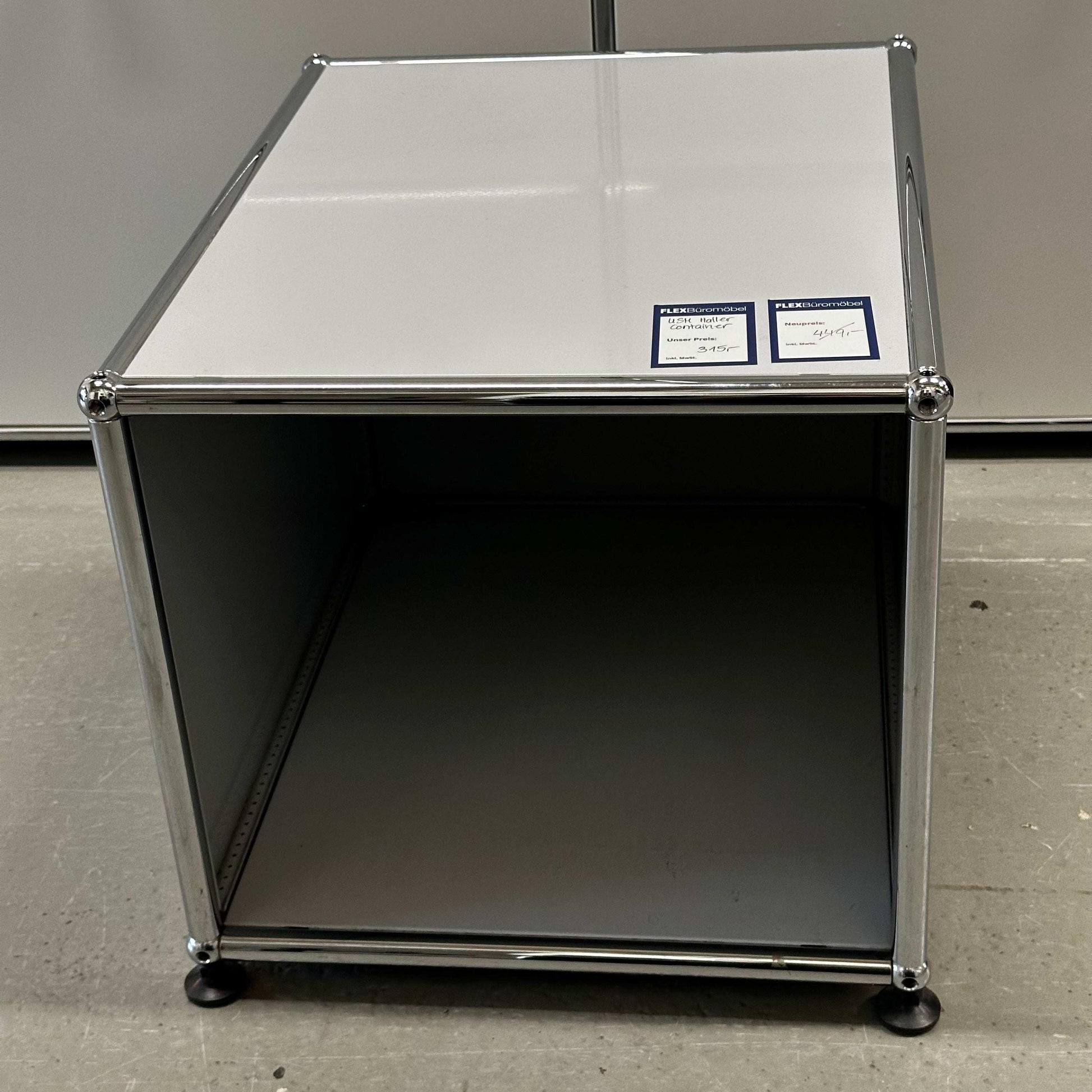 USM Haller Beistelltisch light grey cube side table 42x40x52cm with metal frame