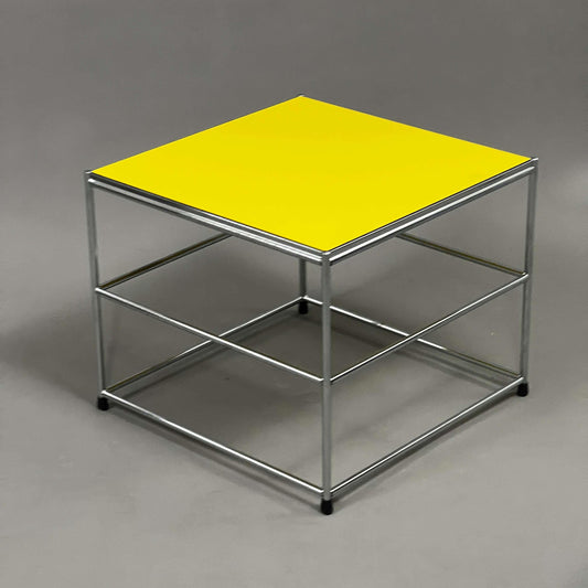 USM Haller Beistelltisch mit gelber HPL Tischplatte und verchromtem Stahlgestell, upcycled Design