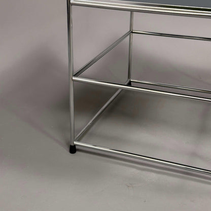 USM Haller Beistelltisch upcycled mit verchromtem Stahlgestell und HPL Platte in verschiedenen Farben