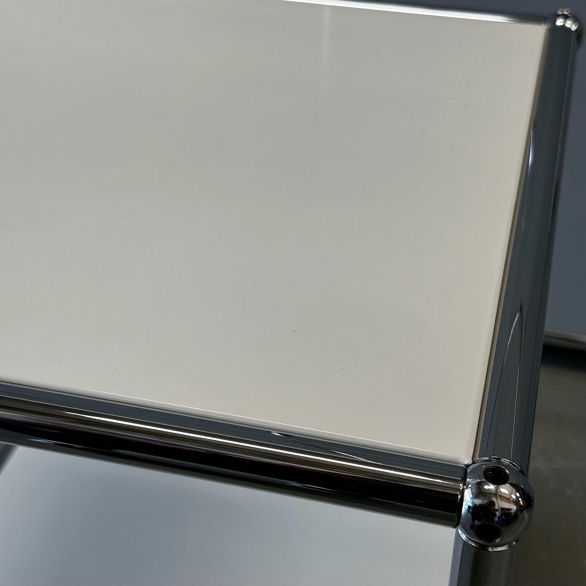 white USM Haller side table 35x35x35cm with chrome frame