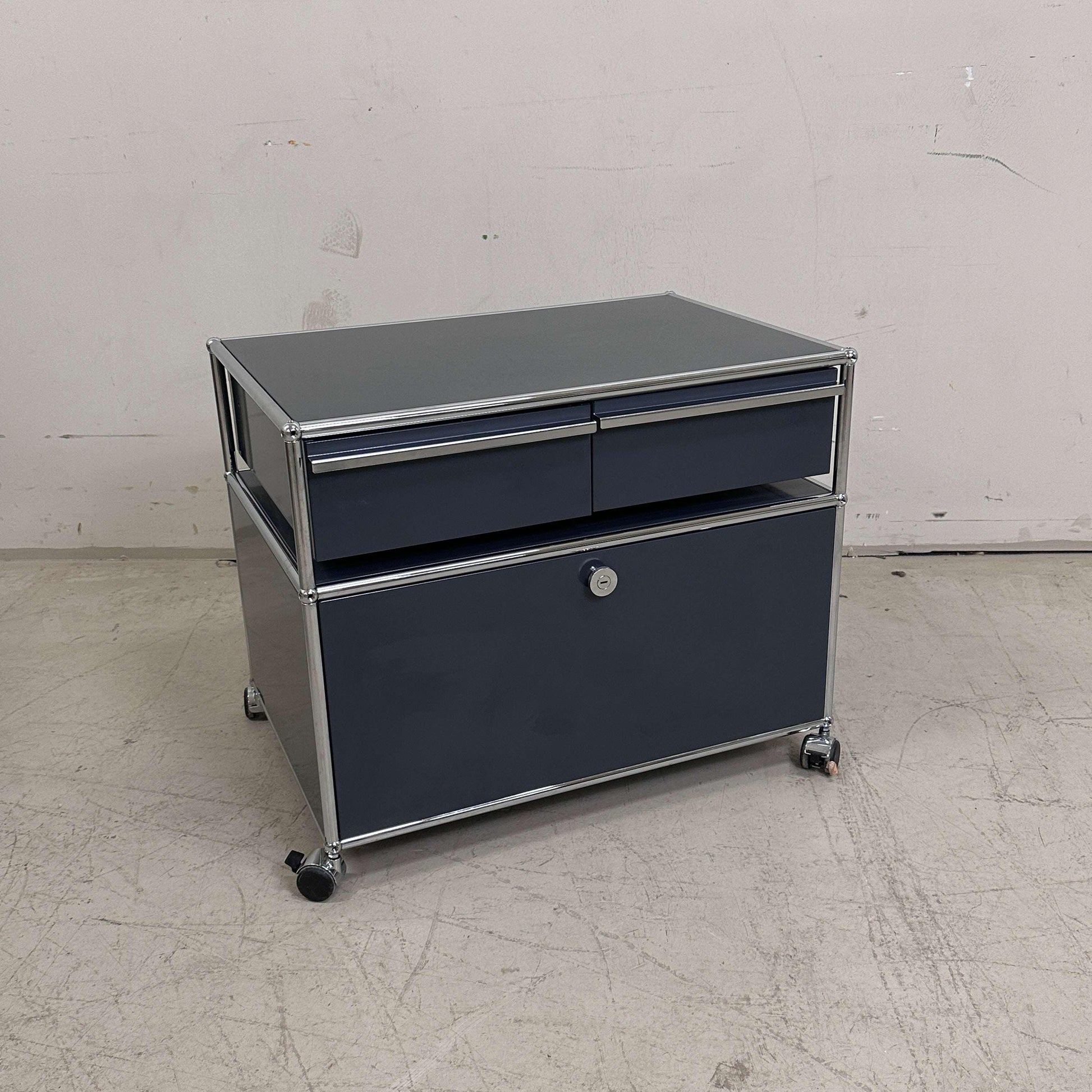 USM Haller Doppelcontainer anthrazit mit zwei Schubladen und Rollen, Maße 77x52x56,5 cm