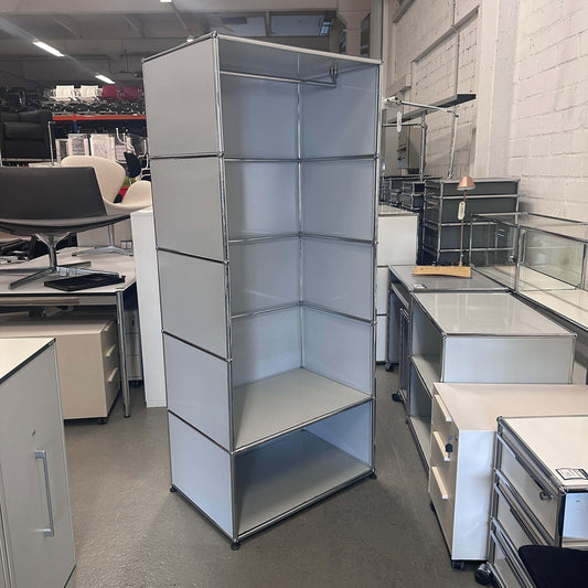 USM Haller Garderobe 1x5 lichtgrau offen mit Ablagefach und Garderobenstange, 179x78x53 cm
