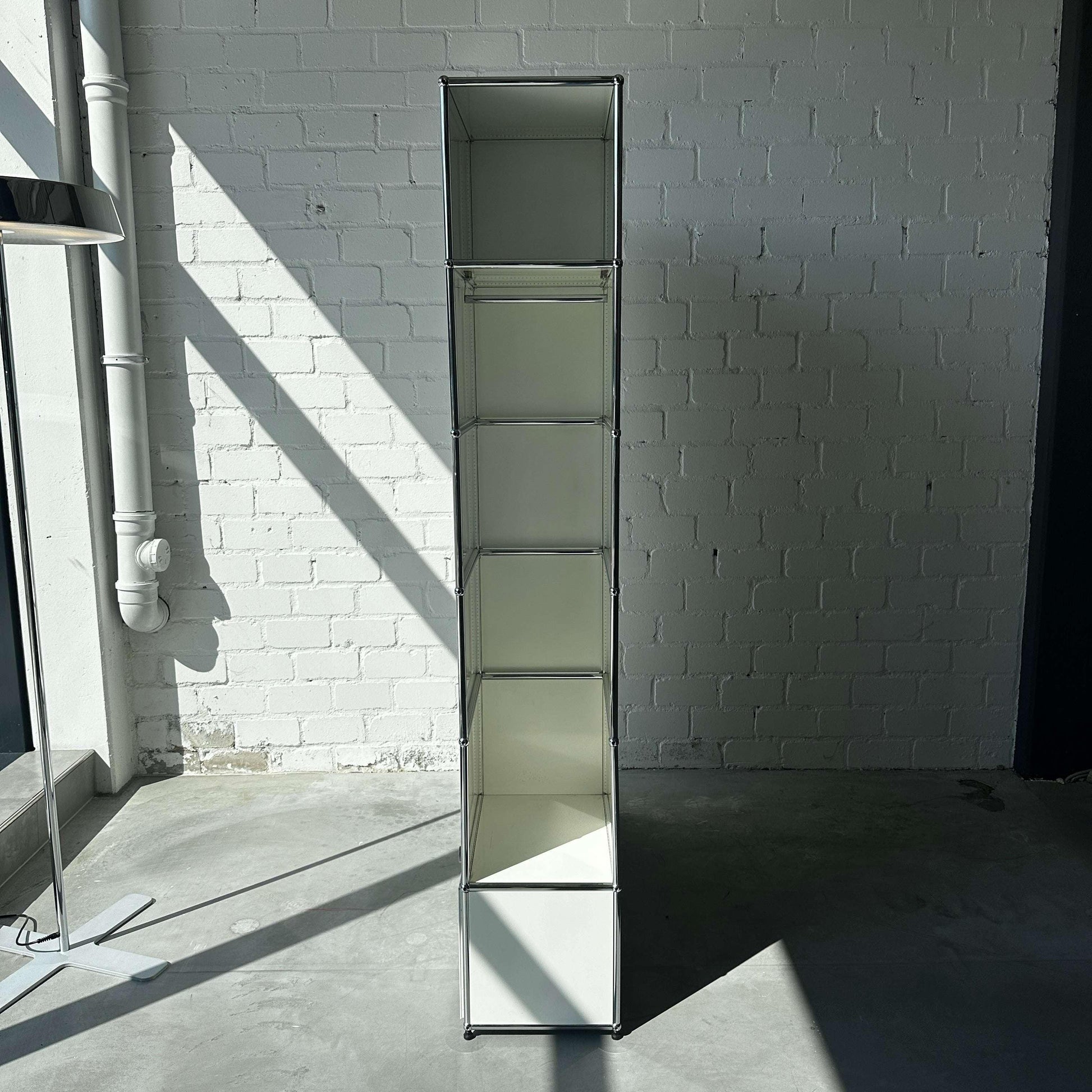 USM Haller Garderobe weiß 2x6 Regal mit Kleiderstange und offener Ablage, 214x127x38cm