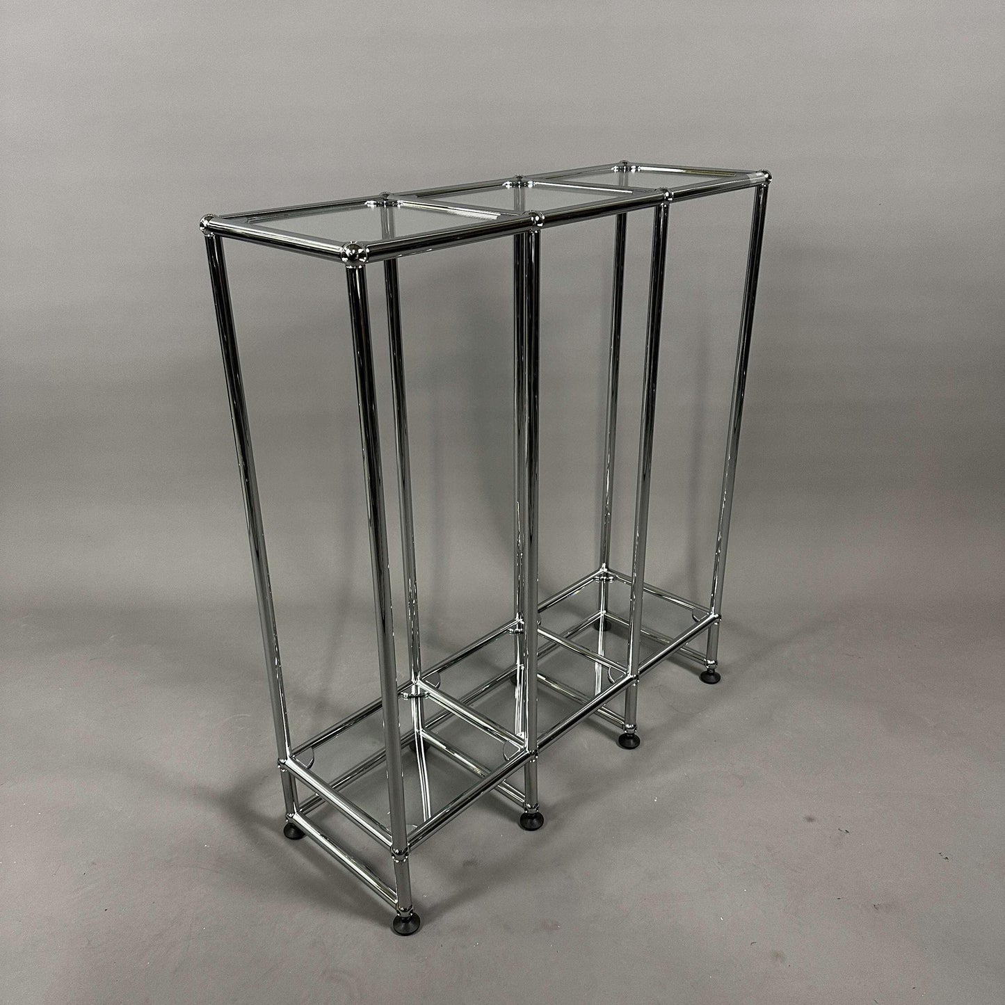 USM Haller Glasregal 3x2 aus Chrom mit sechs Glasplatten, minimalistisches modernes Regal, Maße 90x87x28 cm