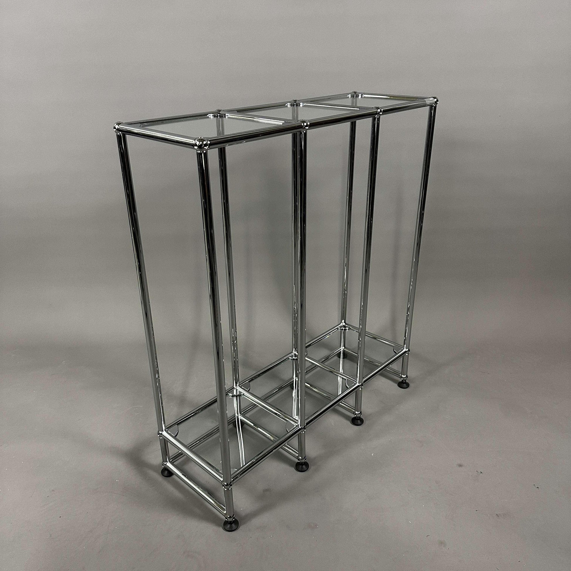 USM Haller Glasregal 3x2 aus Chrom mit sechs Glasplatten, minimalistisches modernes Regal, Maße 90x87x28 cm