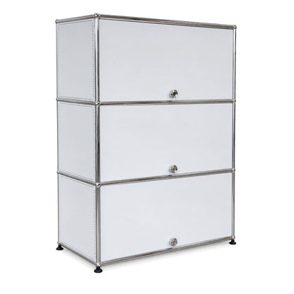 USM Haller Highboard in Lichtgrau mit drei Einschubtüren und verchromtem Stahlrohrrahmen, 77x109x38 cm.