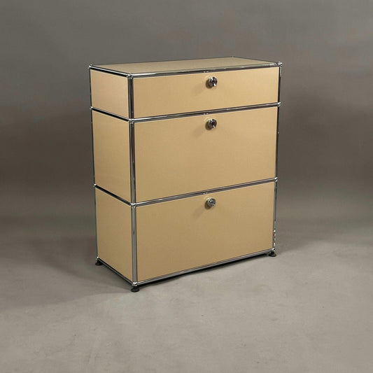 Beiges USM Haller Highboard 1x3 mit 2 Klappen und 1 Auszug, Softclose, 78x92x38 cm
