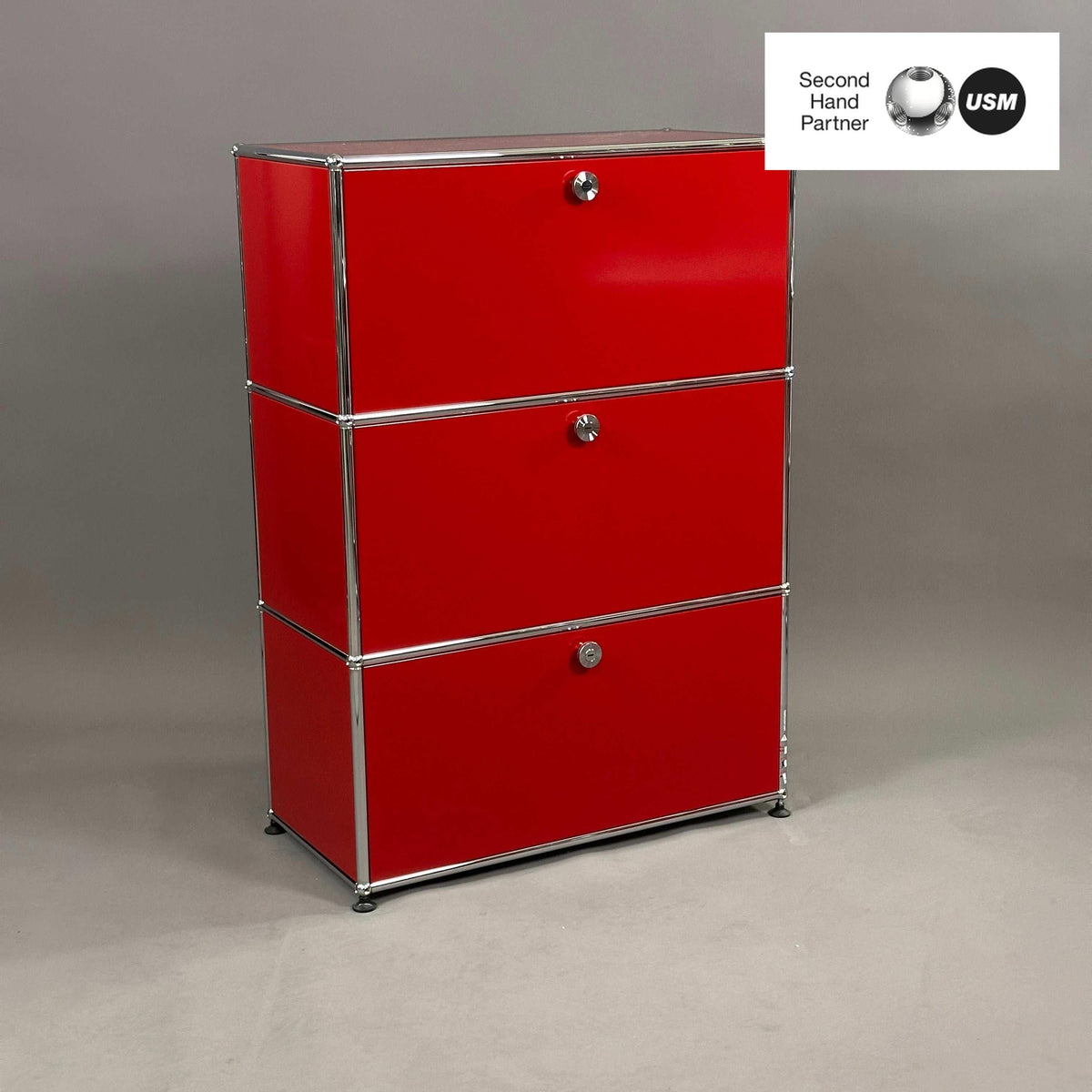 USM Haller | Highboard 1x3 mit 3 Klappen | Büroschrank | Rot | 78x109x38 cm | Gebrauchte Büromöbel