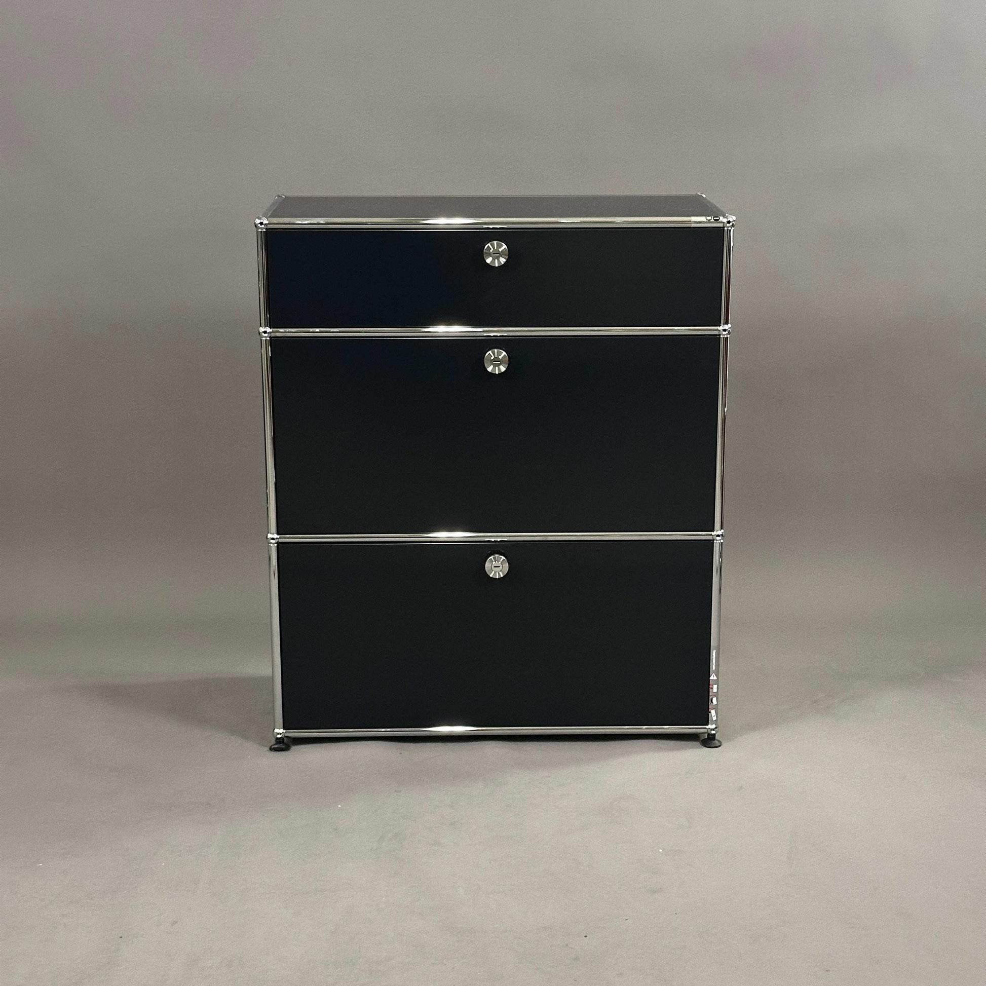 USM Haller Highboard 1x3 schwarz mit Klappen und Auszug, graphitschwarz, Softclose, 78x92x38 cm, neuwertig
