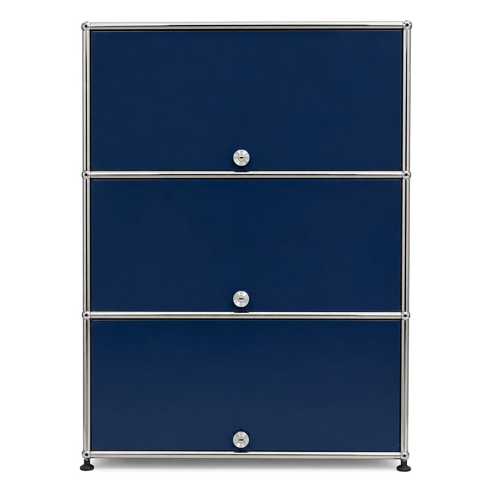 USM Haller Highboard in Stahlblau mit drei Einschubtüren und verchromtem Stahlrahmen, 77x109x38 cm.