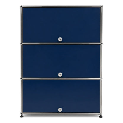 USM Haller Highboard in Stahlblau mit drei Einschubtüren und verchromtem Stahlrahmen, 77x109x38 cm.
