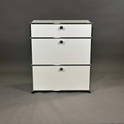 USM Haller Highboard 1x3 weiß mit Klappen und Auszug, modernes Softclose Design, 78x92x38 cm, neuwertiger Zustand
