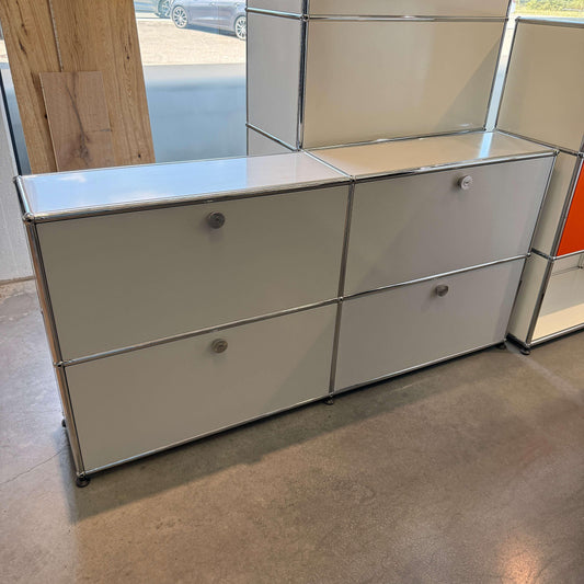 USM Haller Highboard 2x2 lichtgrau mit 4 Klappen und 25 cm Tiefe, 77x153x28 cm, modernes Sideboard