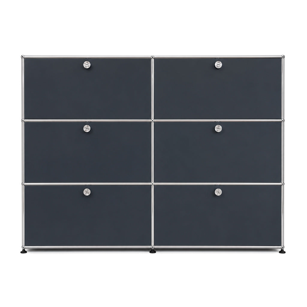 USM Haller Highboard in Anthrazitgrau mit 6 abschließbaren Klappen und verchromtem Stahlrohrrahmen.