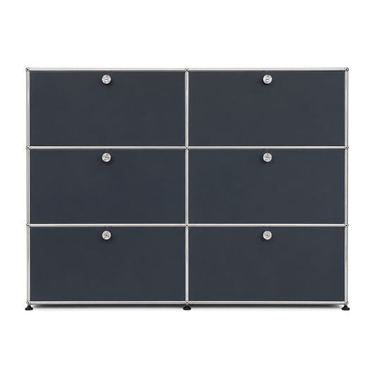 USM Haller Highboard in Anthrazitgrau mit 6 abschließbaren Klappen und verchromtem Stahlrohrrahmen.