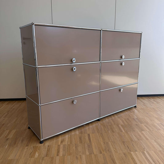 USM Haller Highboard 2x3 beige mit 4 Auszügen und 2 Klappen auf Holzfußboden