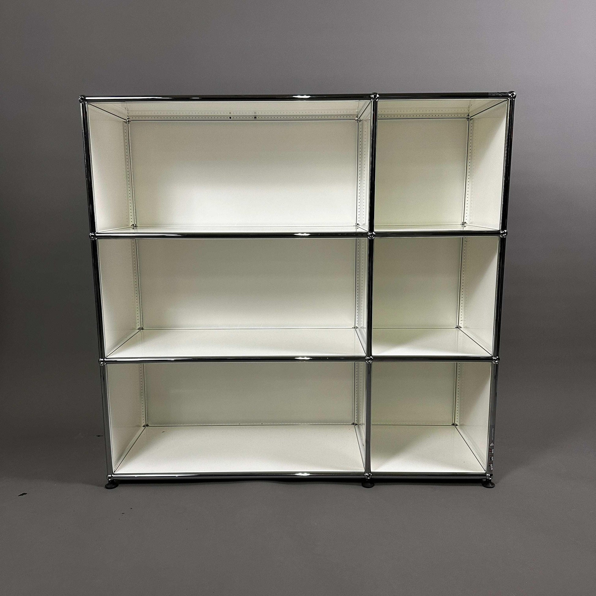 USM Haller Highboard 2x3 offen in reinweiß mit Maßen 112x109x38 cm, moderner Stauraum in Top Zustand