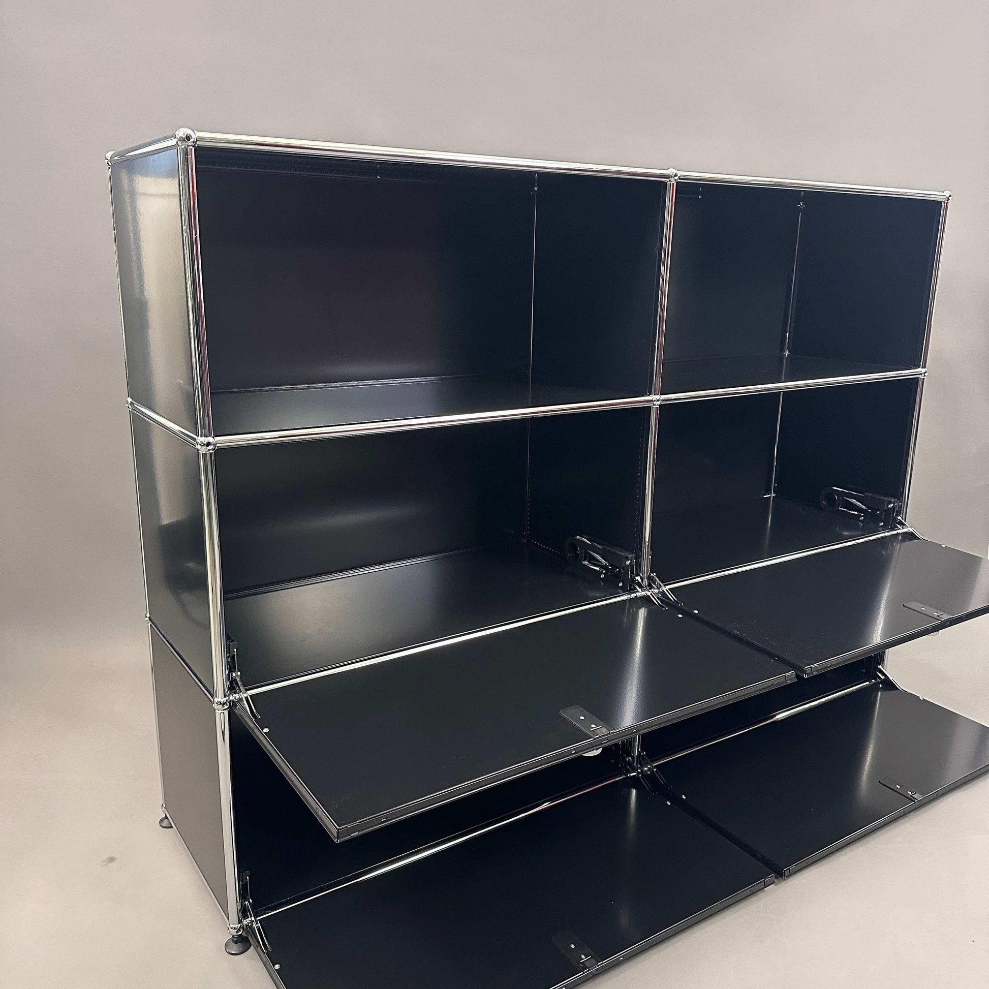 USM Haller Highboard 2x3 in Graphitschwarz mit 4 Softclose Klappen, modernes Metall-Regal, Maße 152x109x38 cm, sehr guter Zustand