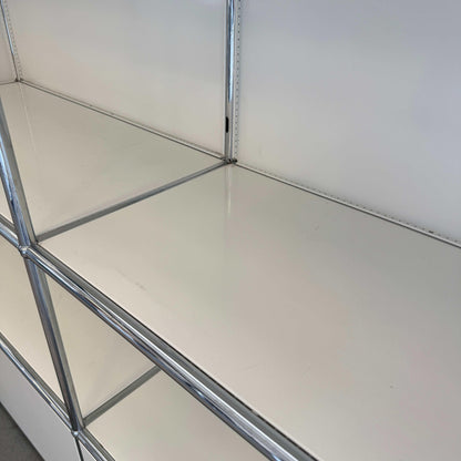 USM Haller Highboard 2x3 weiß mit 2 Klappen und Gebrauchsspuren, abschließbar, 153x109x38 cm
