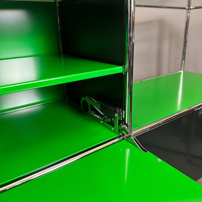 USM Haller Highboard grün schwarz mit Glastablaren und Softclose Klappen
