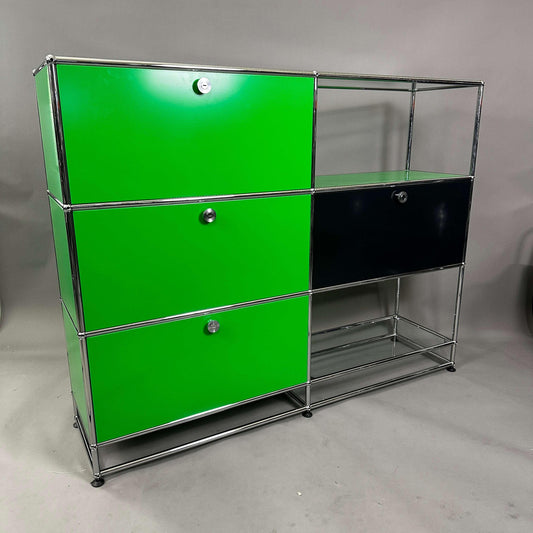 USM Haller Highboard 2x3 grün schwarz mit Glastablaren und Softclose Klappen auf 10cm Standfüßen