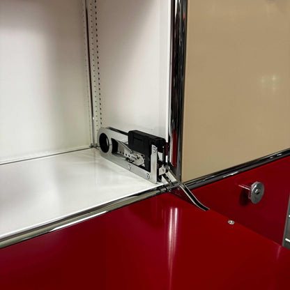 USM Haller Highboard 3x3 rot weiß beige mit Softclose Klappen und Glasfächern, 28 cm Tiefe