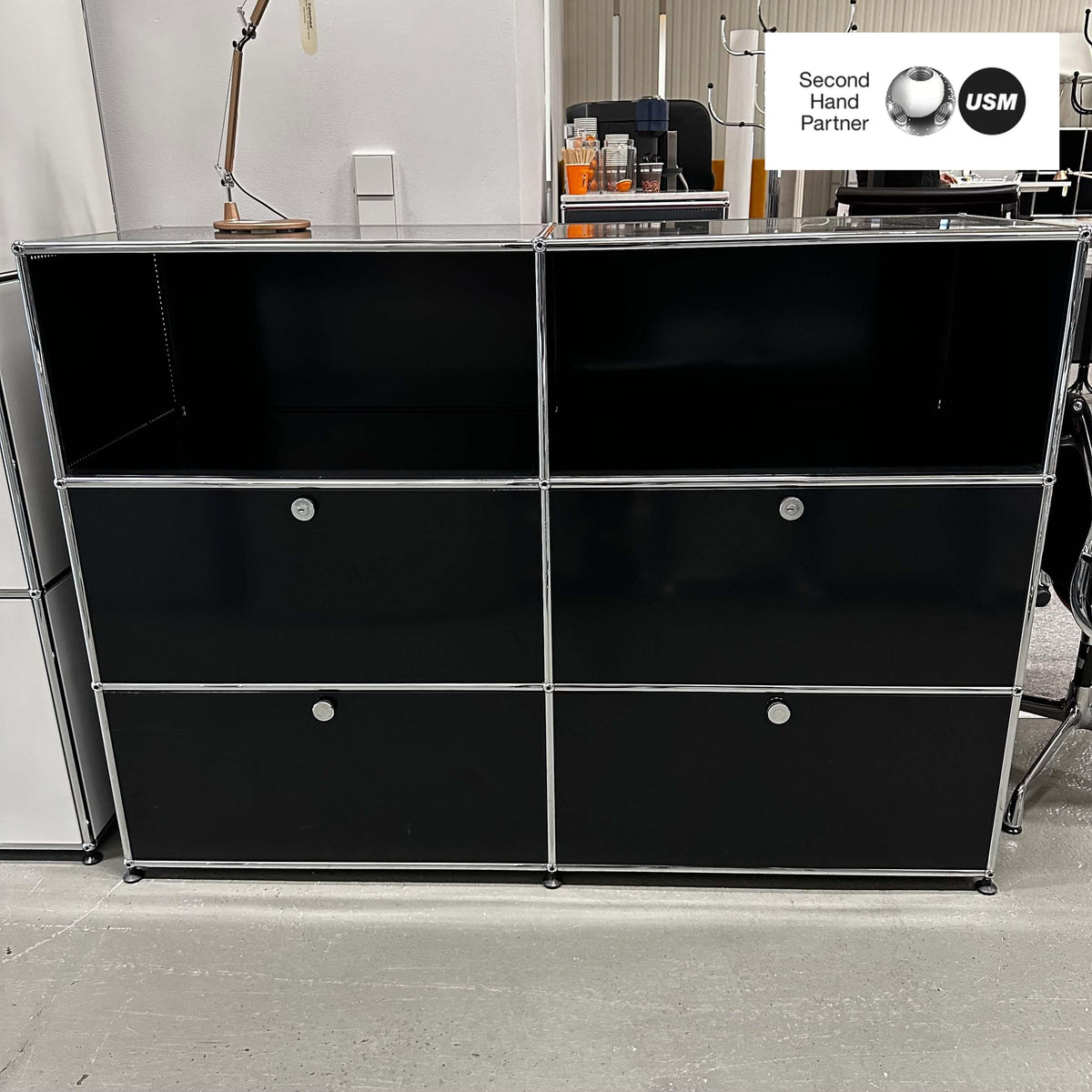 USM Haller | Highboard | 4 Schubladen, 2 offene Fächer | 152x110x52cm | Schwarz | Metall | Stauraum, Modernes Design | Büromöbel, Stauraum | Gebrauchte Büromöbel