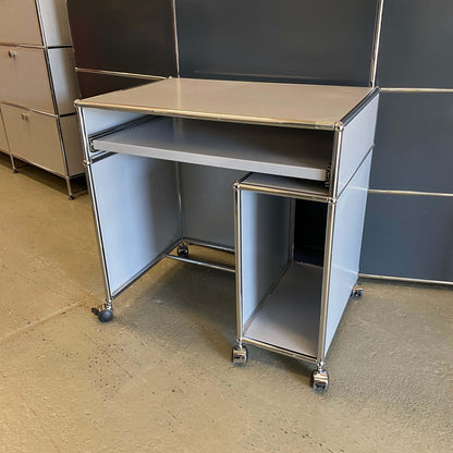 USM Haller PC-Tisch mattsilber compact desk with wheels and storage compartments, 77x52x76cm
