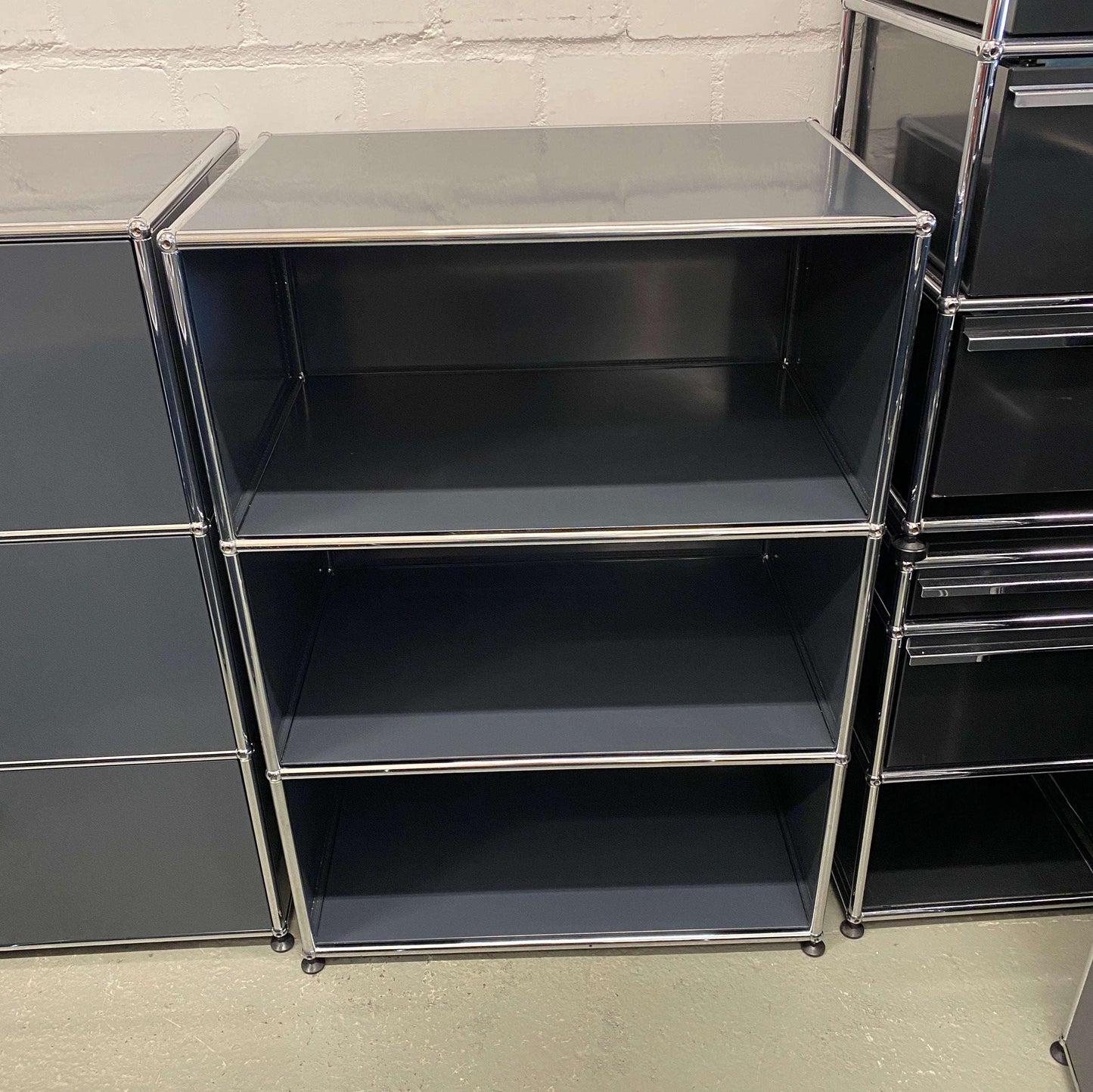 USM Haller Regal anthracite open shelving unit with three compartments 75x53x109cm