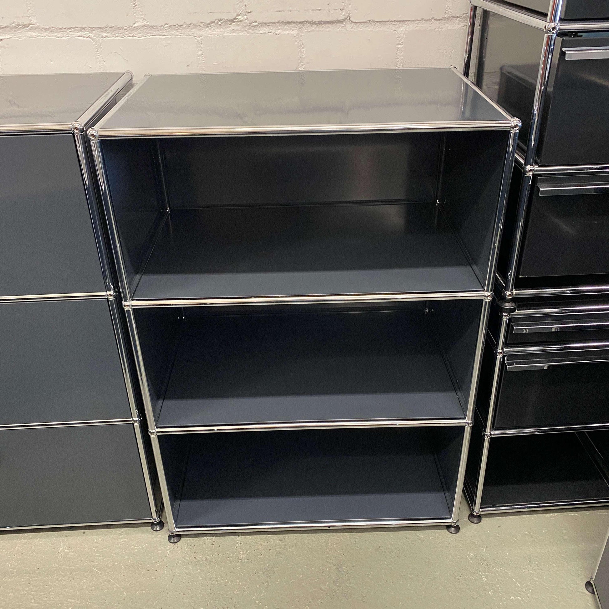 USM Haller Regal anthracite open shelving unit with three compartments 75x53x109cm