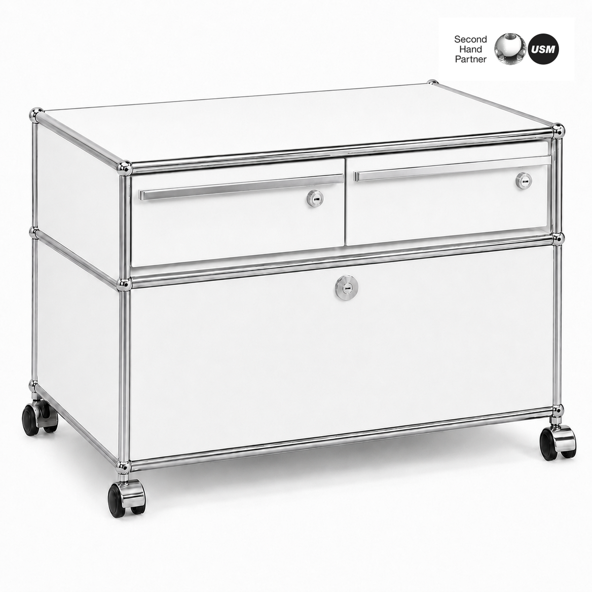 Weißer USM Haller Rollcontainer mit zwei Schubladen, einem Auszug und verchromtem Stahlrohrrahmen auf Rollen.