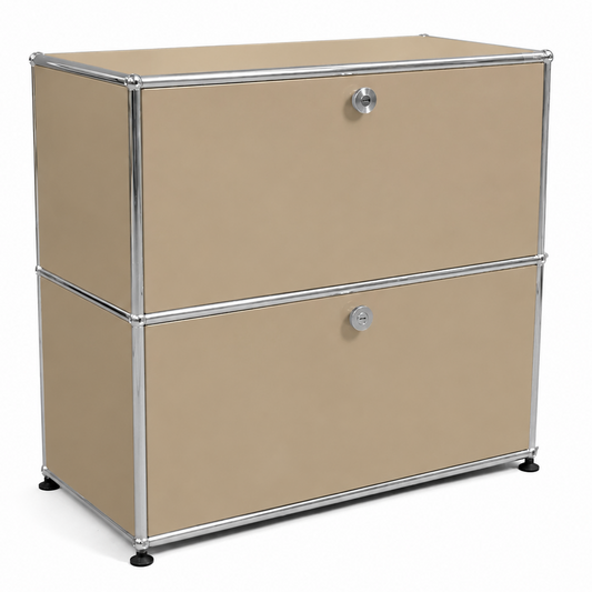 Beiges USM Haller Sideboard 1x2 mit zwei abschließbaren Klappen und verchromtem Stahlrohrrahmen, 78x74x38 cm.
