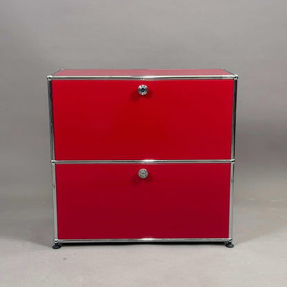 USM Haller Sideboard mit 2 Klappen in Rubinrot, 74x78x38 cm