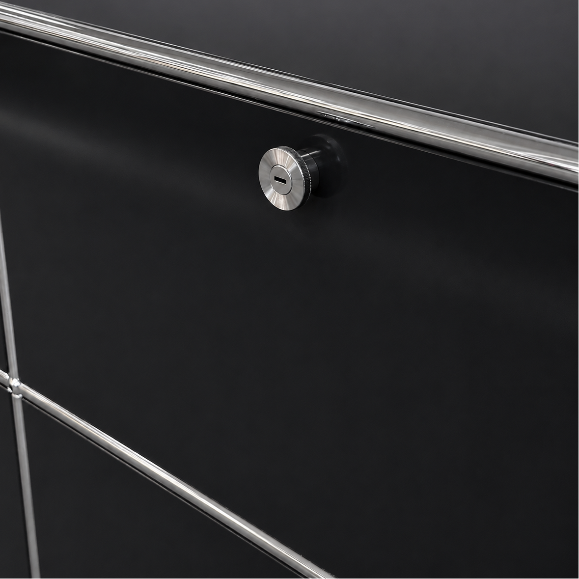 USM Haller Sideboard 2x2 schwarz 4 Klappen