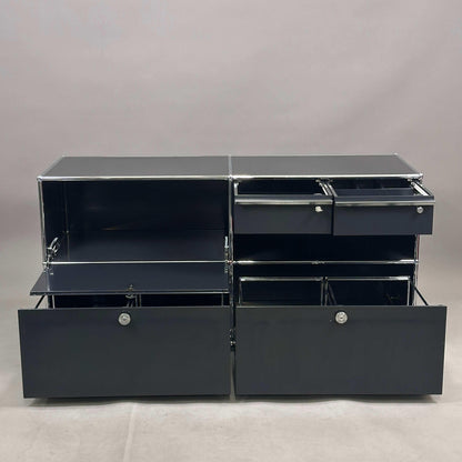 USM Haller Sideboard 2x2 in Graphitschwarz mit offenen Schubladen und Klappen, 75x153x53 cm, modernes Design