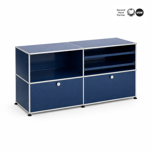 USM Haller Sideboard 2x2 stahlblau, Metall, mit 2 Klappen und 2 Ausziehtablaren.