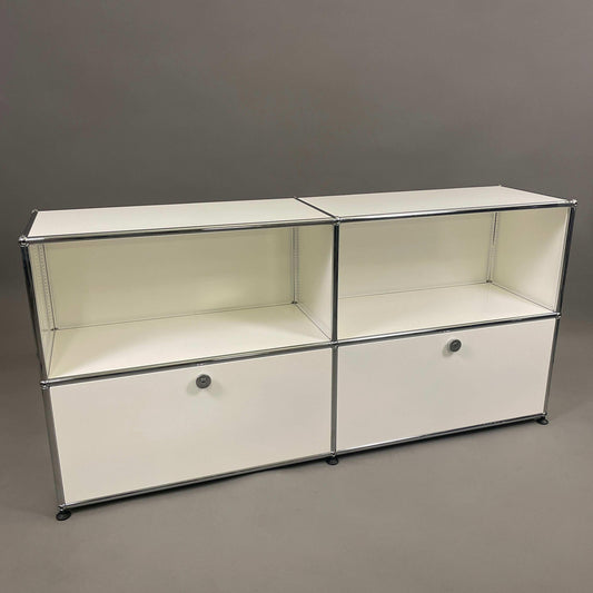 USM Haller Sideboard 2x2 weiß mit 2 Klappen und Chromrahmen, modernes Design, Maße 153x74x38 cm