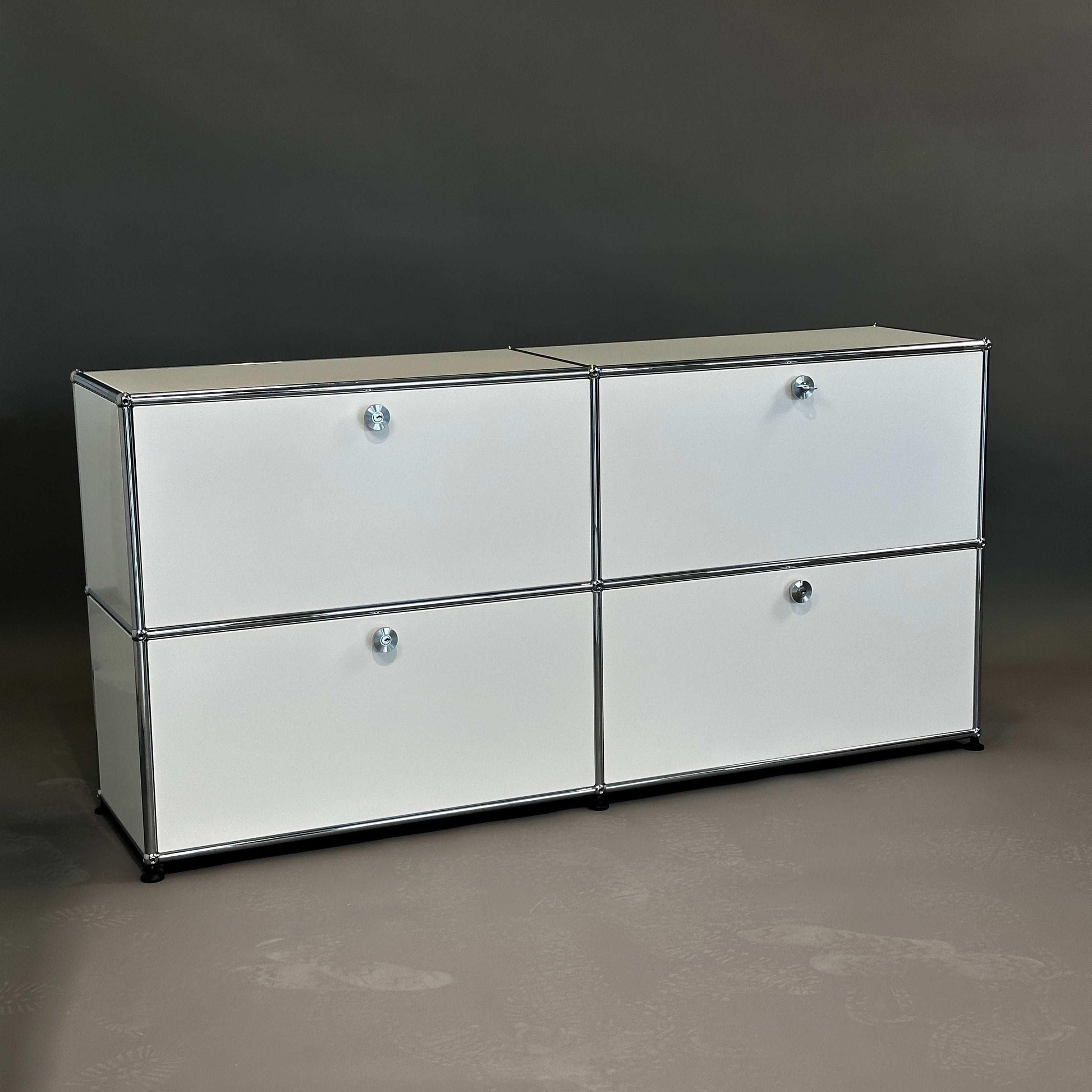 USM Haller Sideboard 2x2 weiß mit vier abschließbaren Klappen in modernem Design