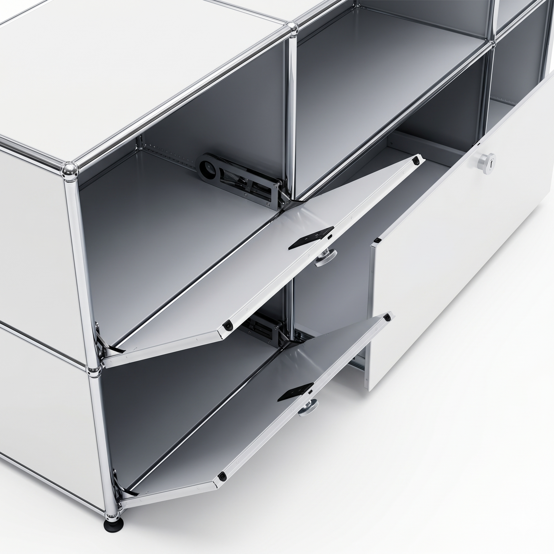 USM Haller Sideboard 3x2 in lichtgrau mit 2 Klappen und 1 Auszug, modernes Design.