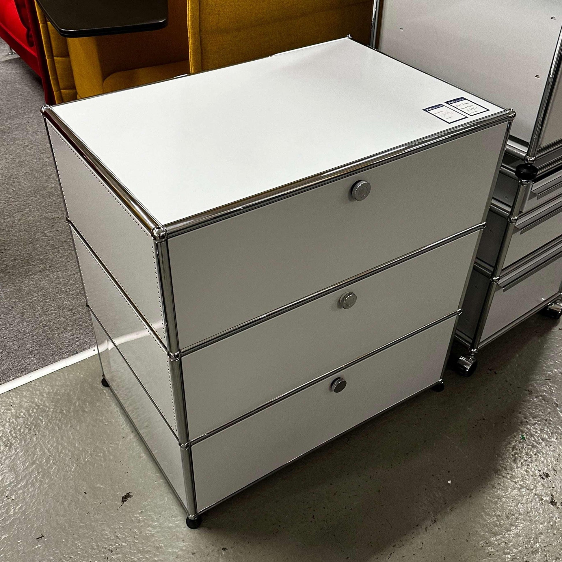 USM Haller light gray sideboard with three drawers measuring 77x79x53cm