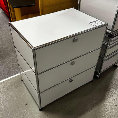 USM Haller light gray sideboard with three drawers measuring 77x79x53cm