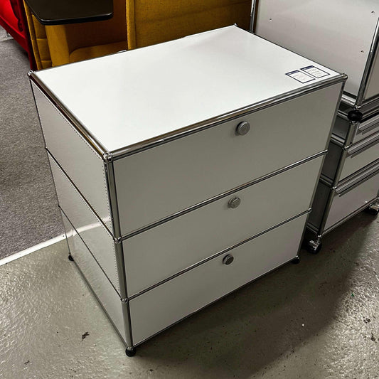 USM Haller light gray sideboard with three drawers measuring 77x79x53cm