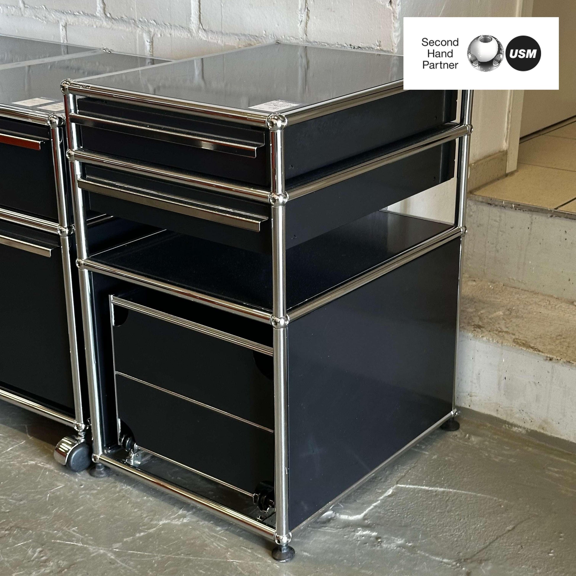 Black USM Haller Standcontainer with 2 drawers and 1 hanging file cabinet on wheels