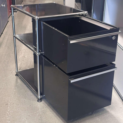 Schwarzer USM Haller Standcontainer mit zwei großen Schubladen und verchromtem Stahlrahmen in Graphitschwarz