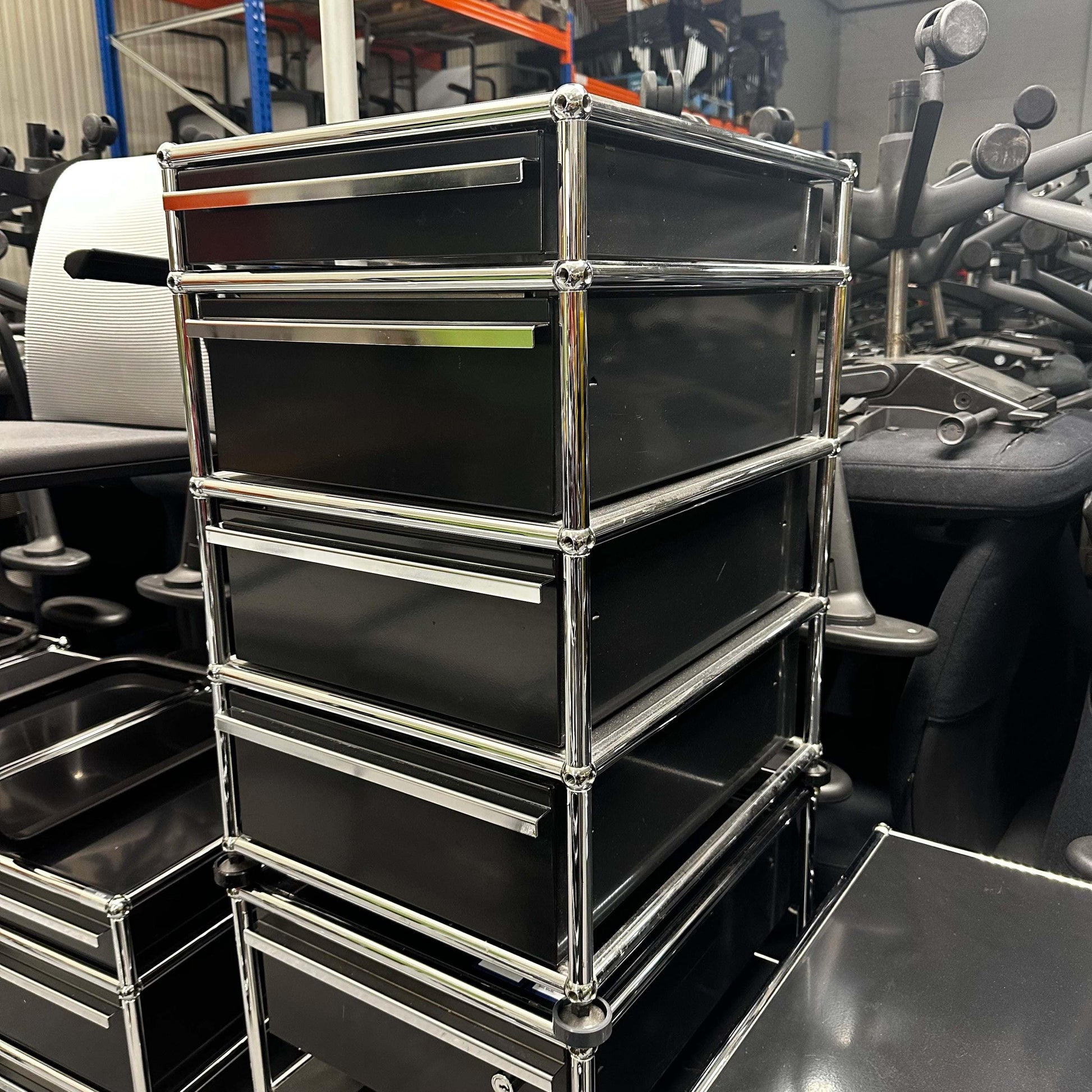 USM Haller Standcontainer black with 4 drawers and chrome frame, 41x68x52cm