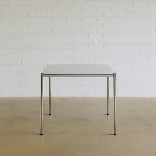 USM Haller Tisch 100x100cm Glas weiß unterlackiert