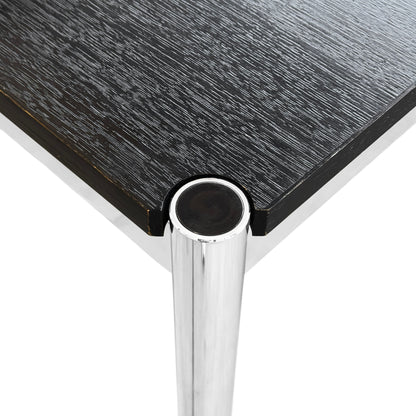 USM Haller Tisch Eiche schwarz 70x70cm, schwarze Eichenplatte mit glänzendem Chrombein.